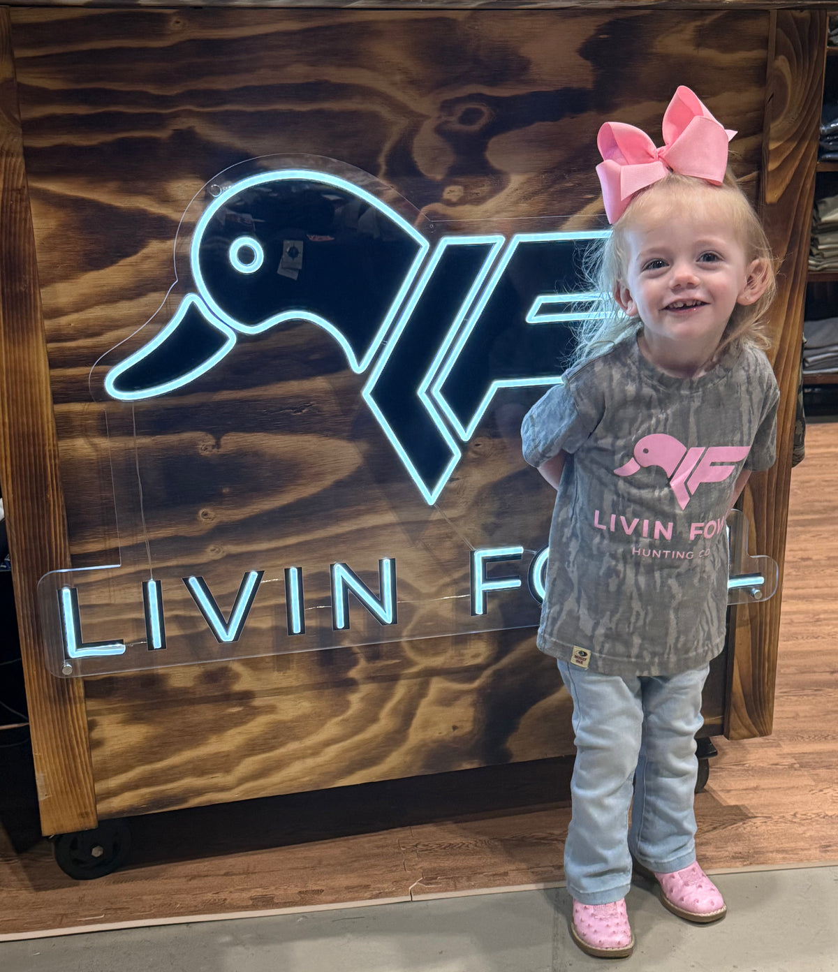 LF Pink Logo - Youth SS Faded Mossy Oak Bottomland